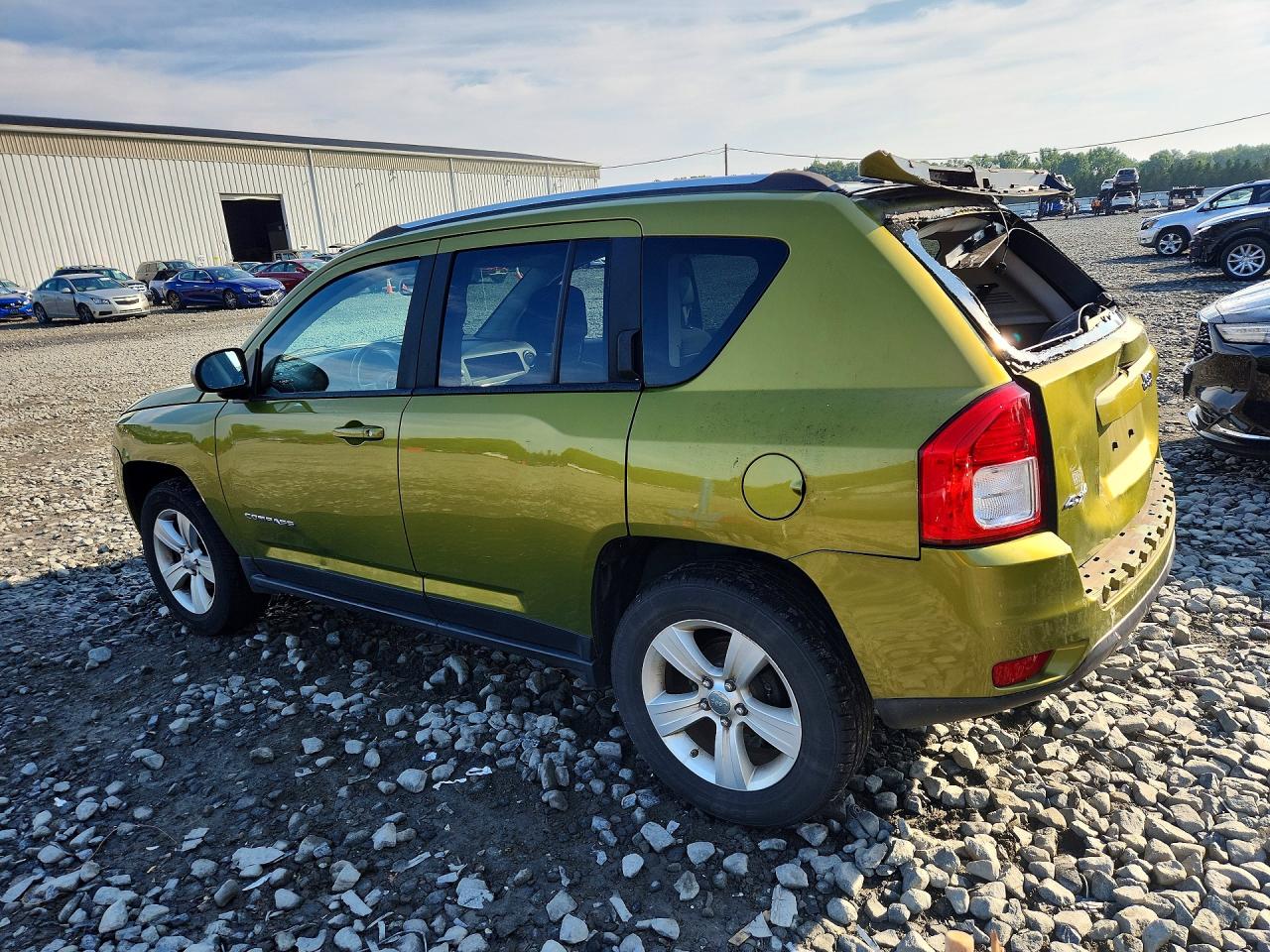 2012 Jeep Compass Latitude Зеленый vin: 1C4NJDEB4CD655912