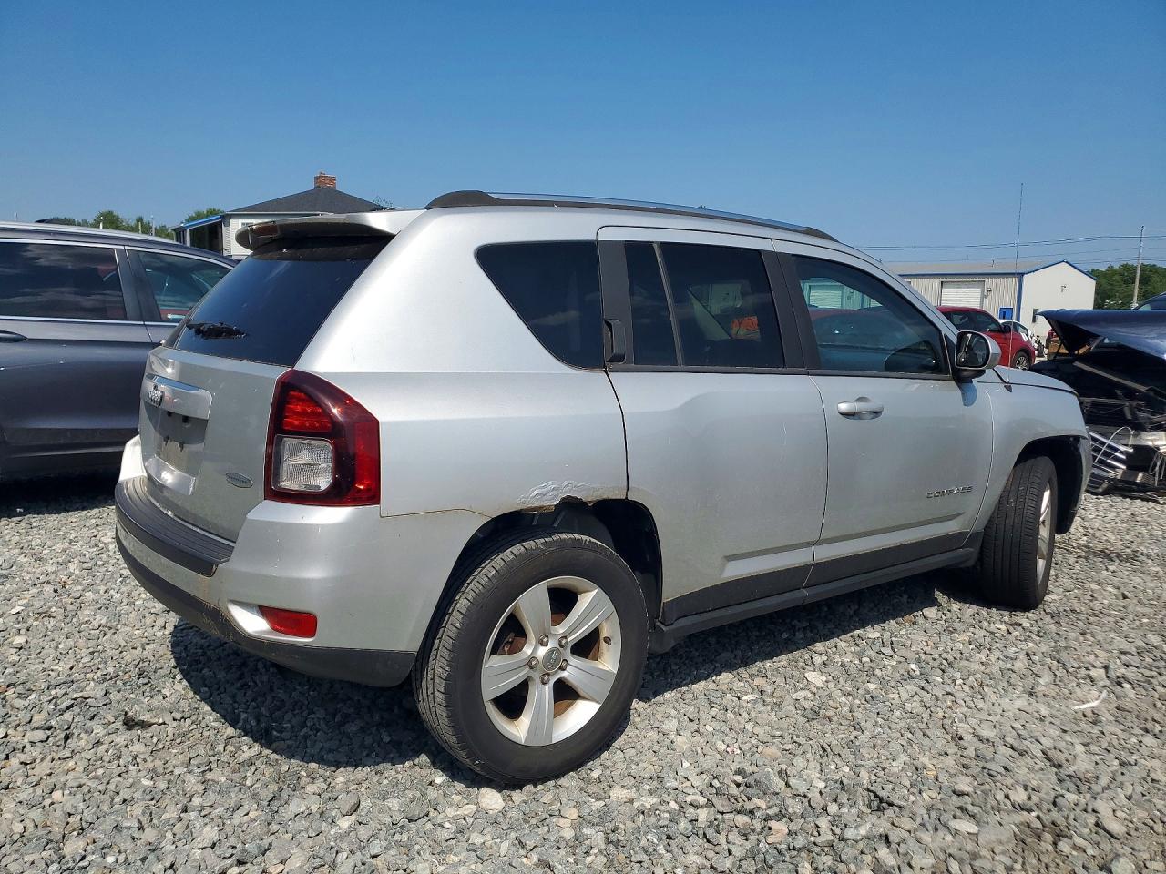 2014 Jeep Compass Latitude Silver vin: 1C4NJDEB4ED621410