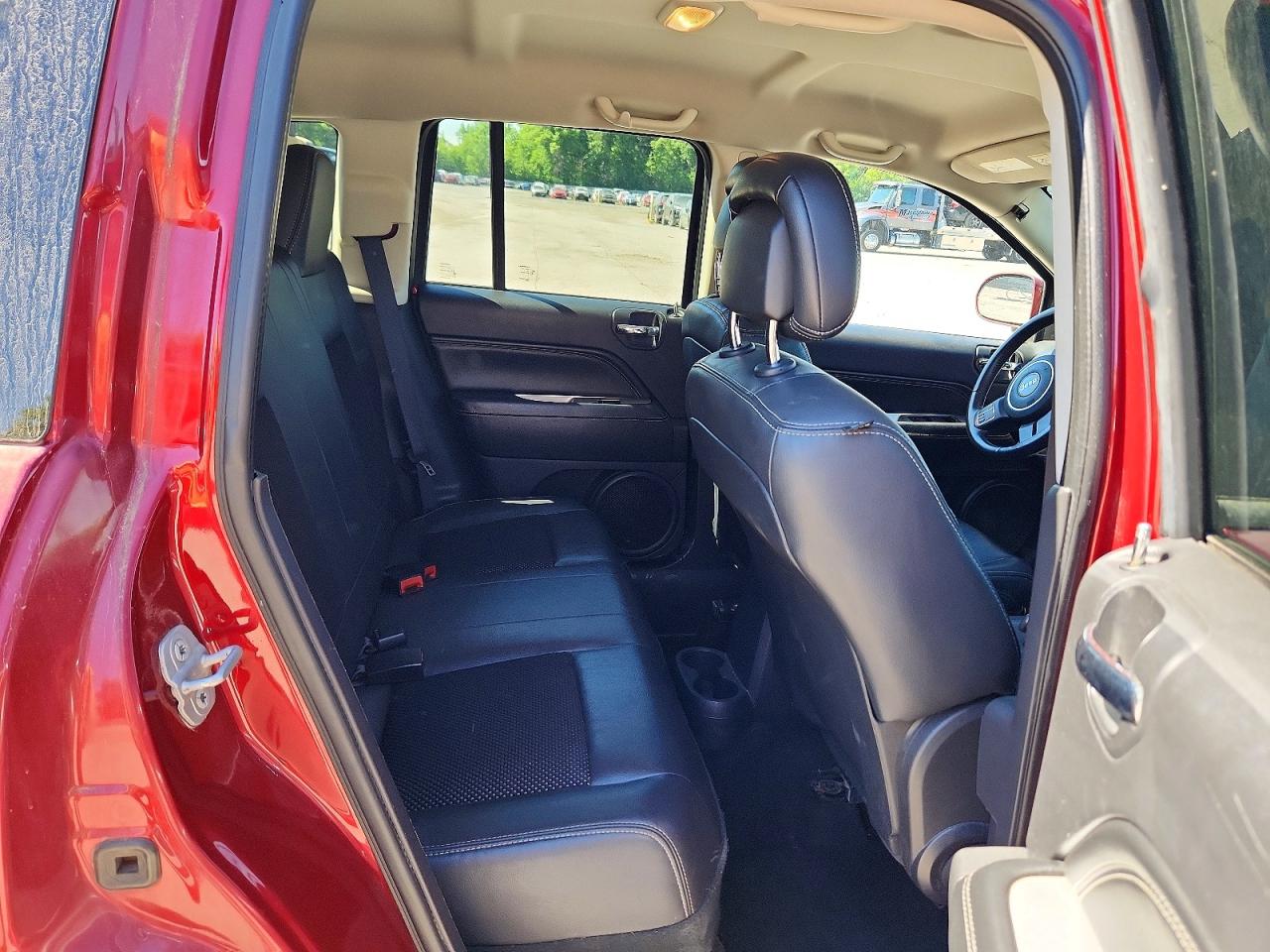 2014 Jeep Compass Latitude Burgundy vin: 1C4NJDEB4ED647814