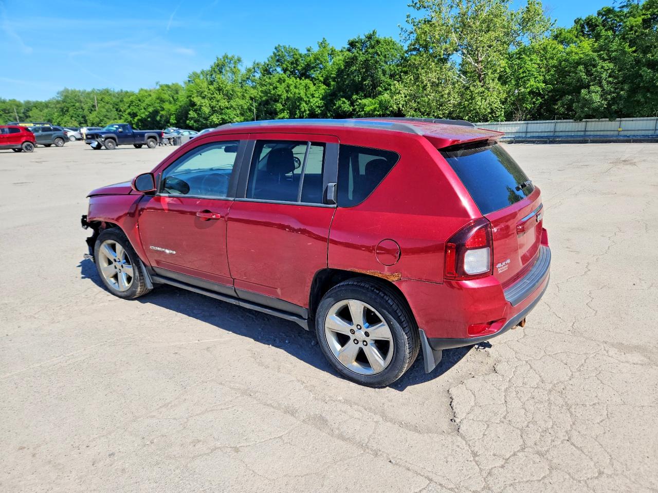 2014 Jeep Compass Latitude Burgundy vin: 1C4NJDEB4ED647814