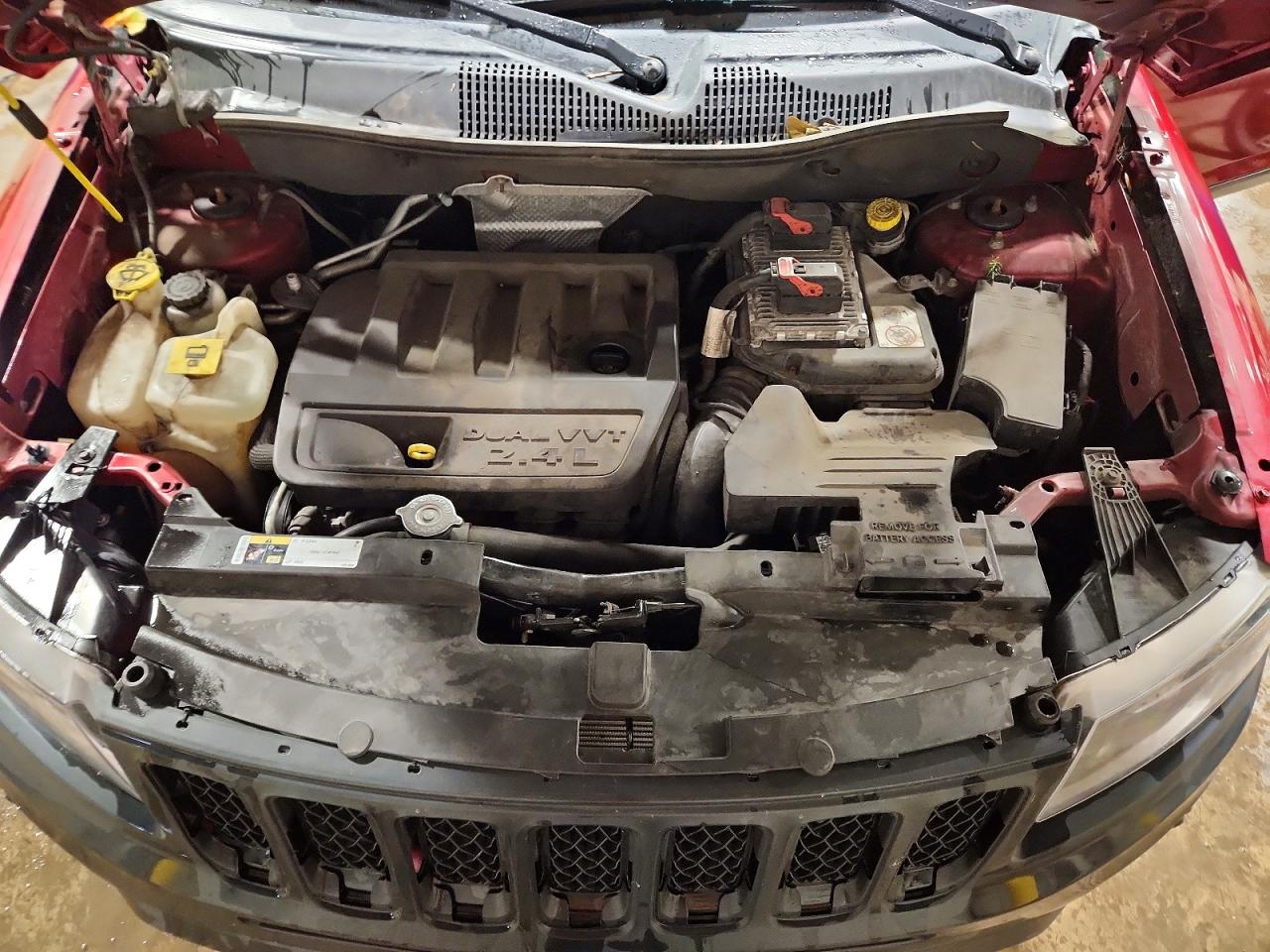 2014 Jeep Compass Latitude Red vin: 1C4NJDEB4ED784526