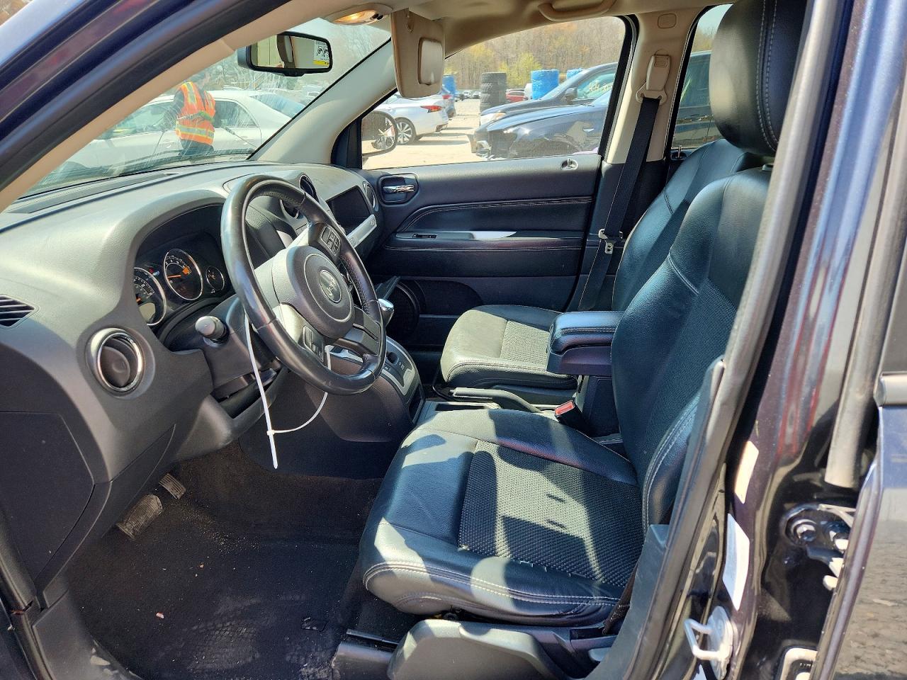 2014 Jeep Compass Latitude Black vin: 1C4NJDEB4ED816178