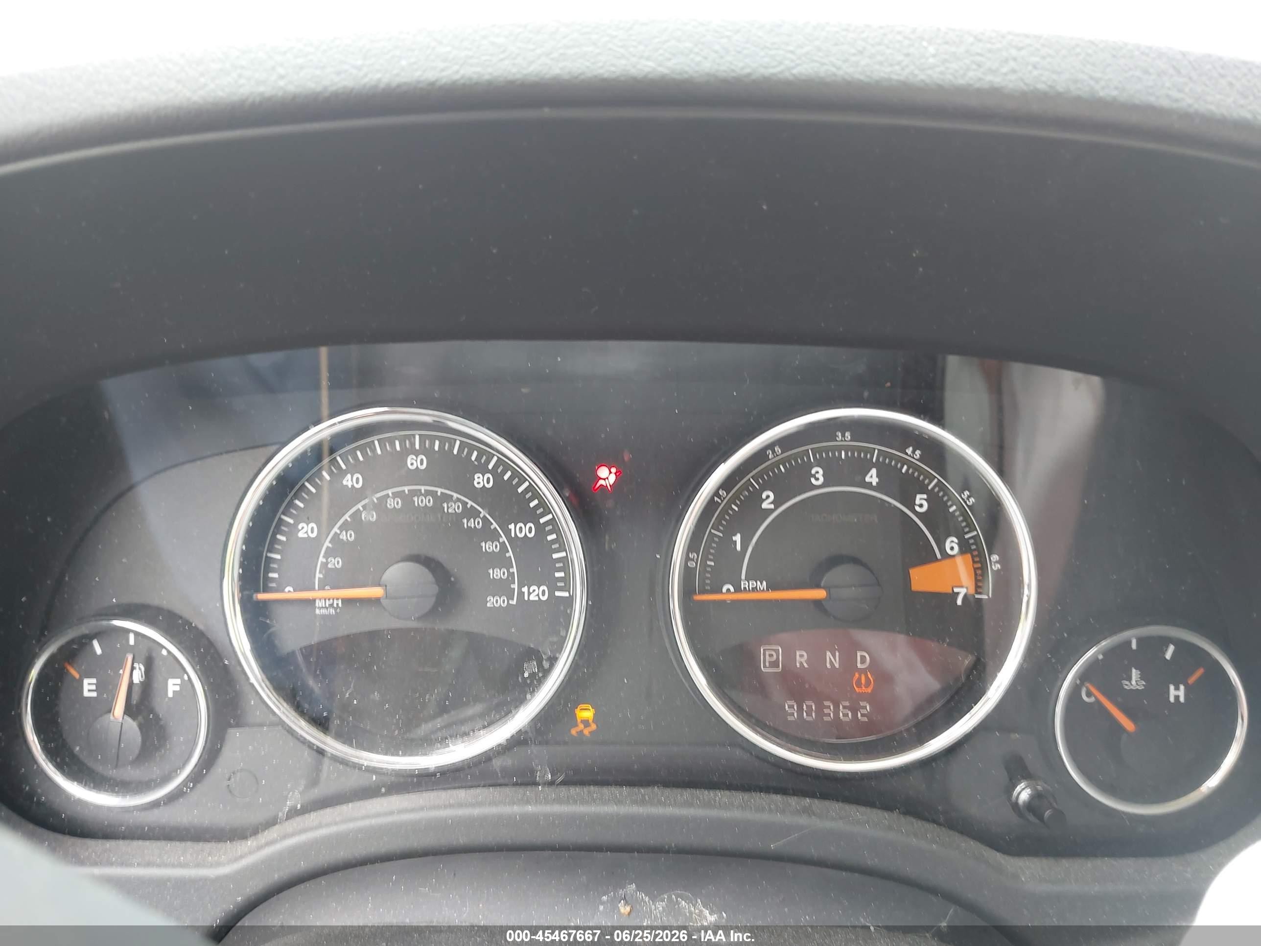 2014 Jeep Compass Latitude Красный vin: 1C4NJDEB4ED898171