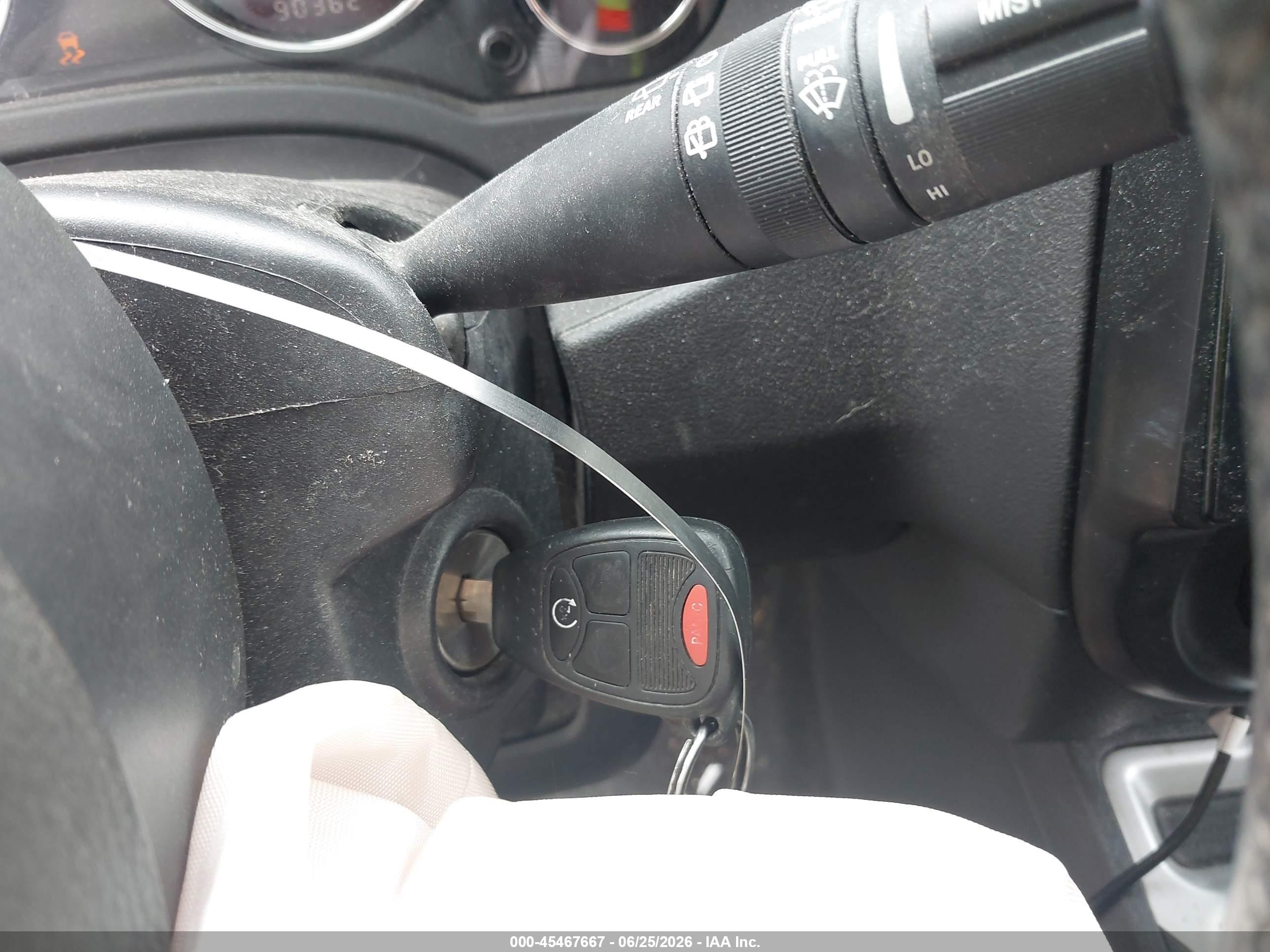 2014 Jeep Compass Latitude Красный vin: 1C4NJDEB4ED898171