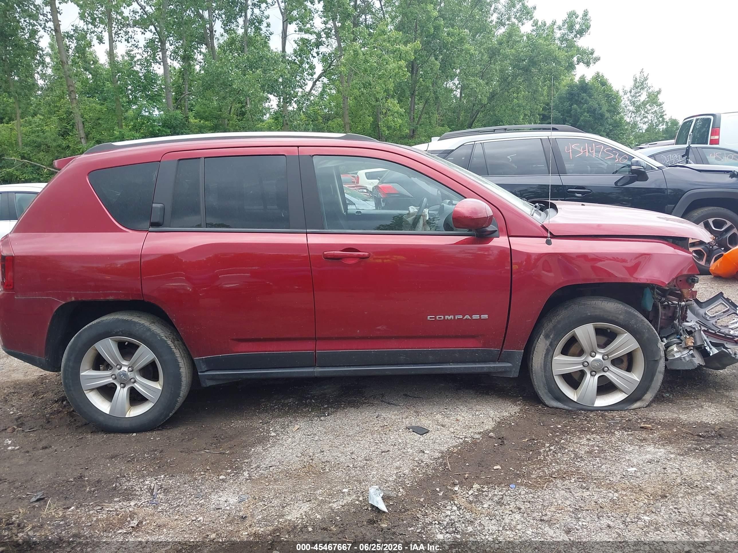 2014 Jeep Compass Latitude Красный vin: 1C4NJDEB4ED898171