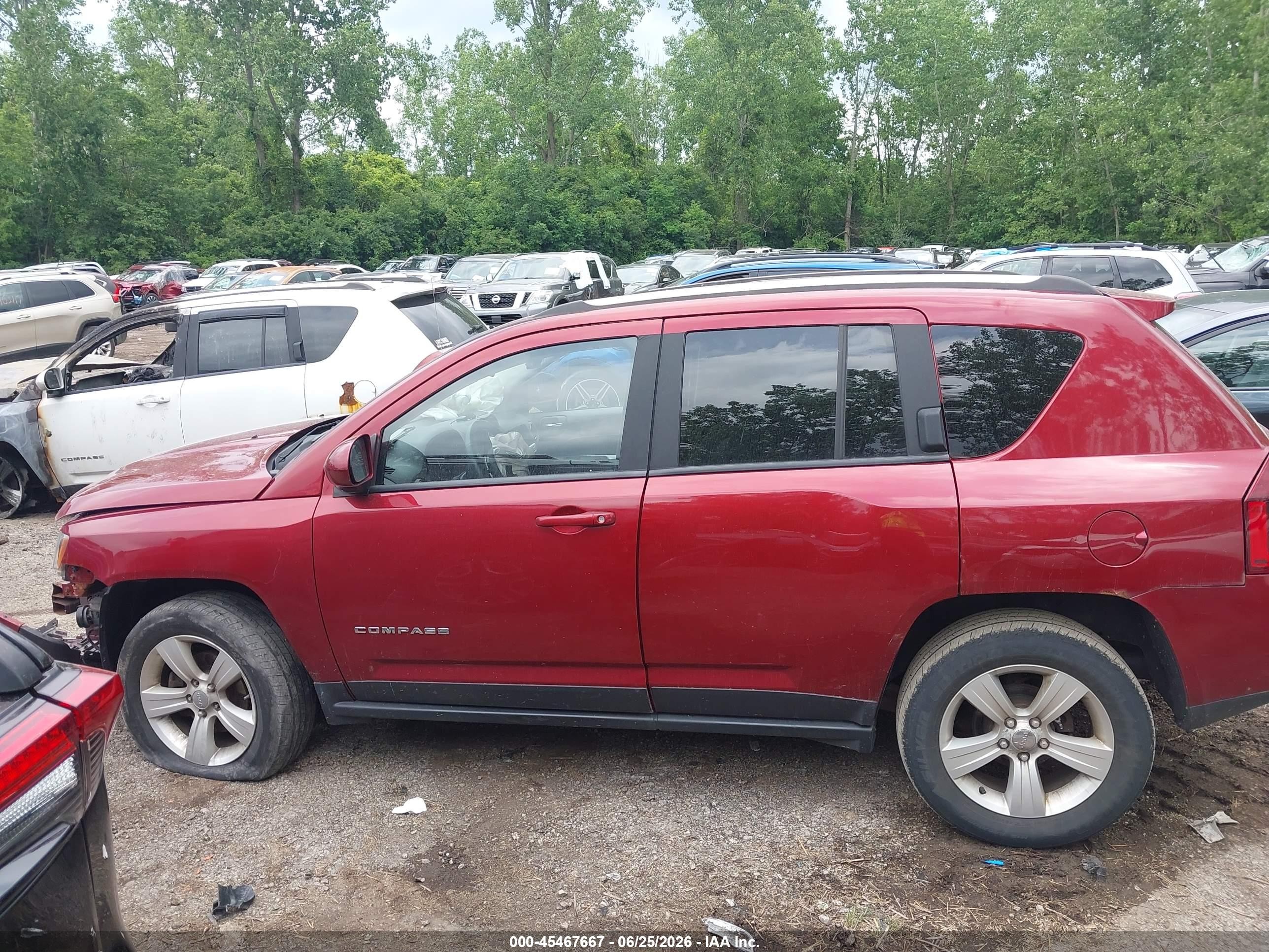 2014 Jeep Compass Latitude Красный vin: 1C4NJDEB4ED898171