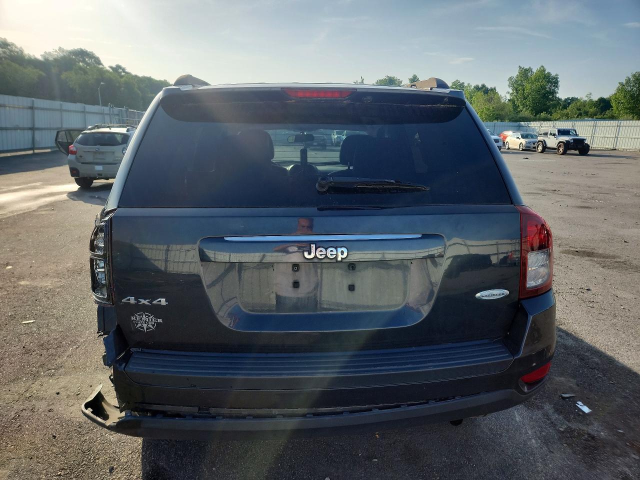 2014 Jeep Compass Latitude Gray vin: 1C4NJDEB4ED904521
