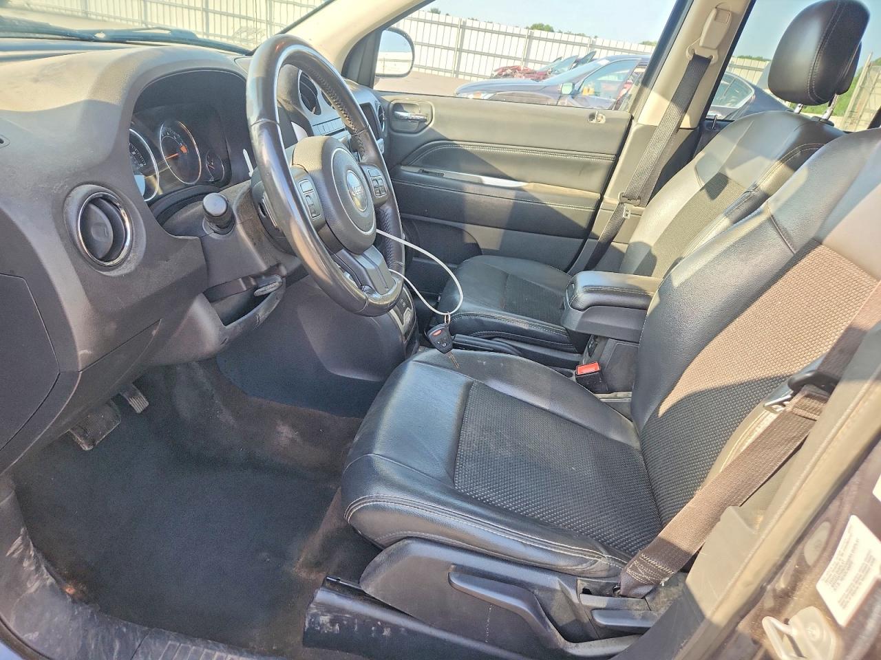 2014 Jeep Compass Latitude Gray vin: 1C4NJDEB4ED904521