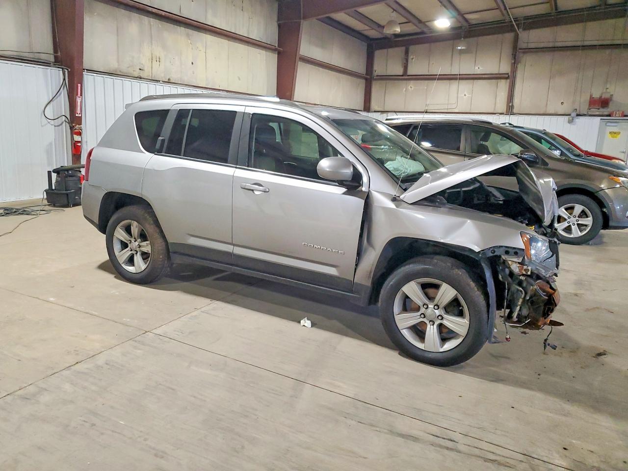 2015 Jeep Compass Latitude Silver vin: 1C4NJDEB4FD120678