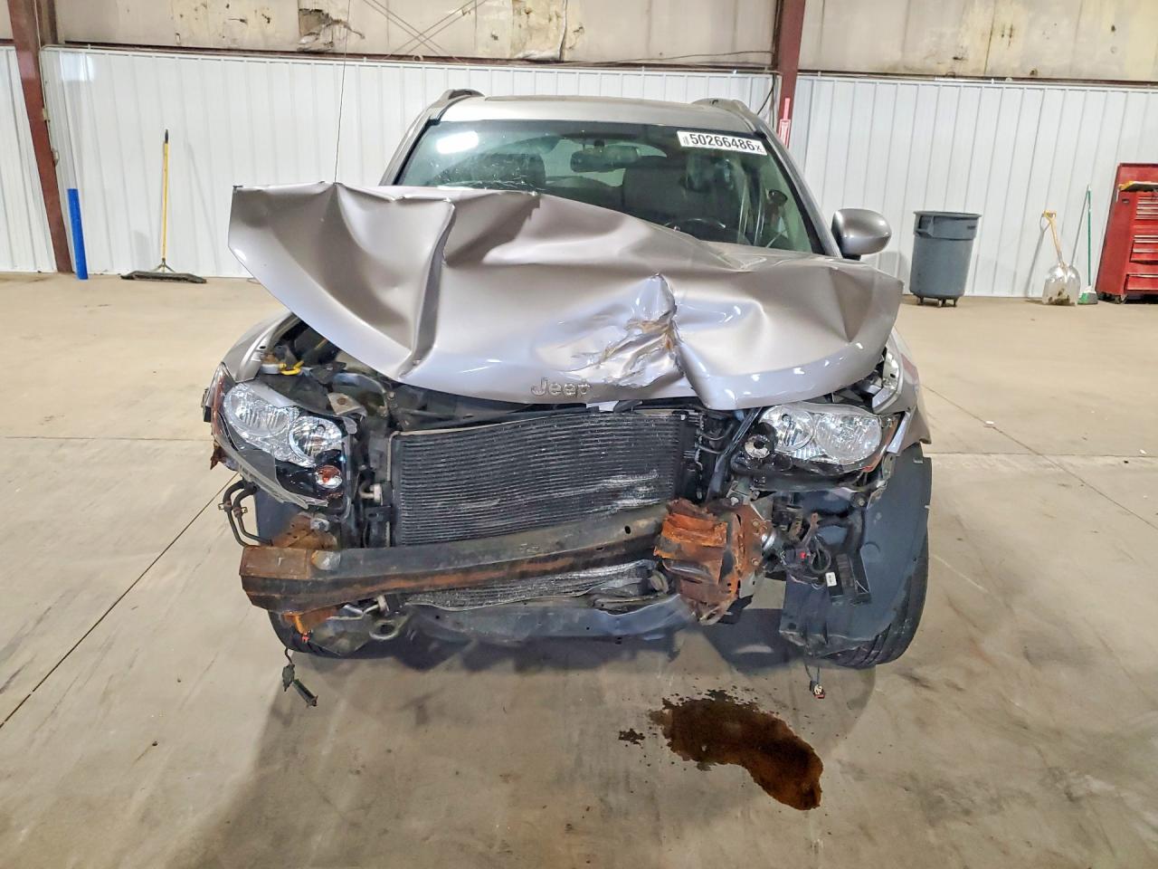 2015 Jeep Compass Latitude Silver vin: 1C4NJDEB4FD120678