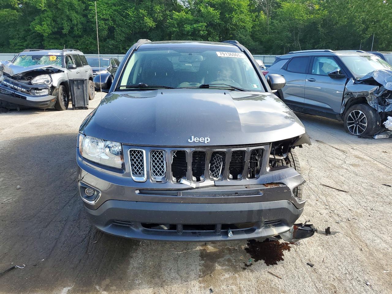 2015 Jeep Compass Latitude Угольный vin: 1C4NJDEB4FD121359