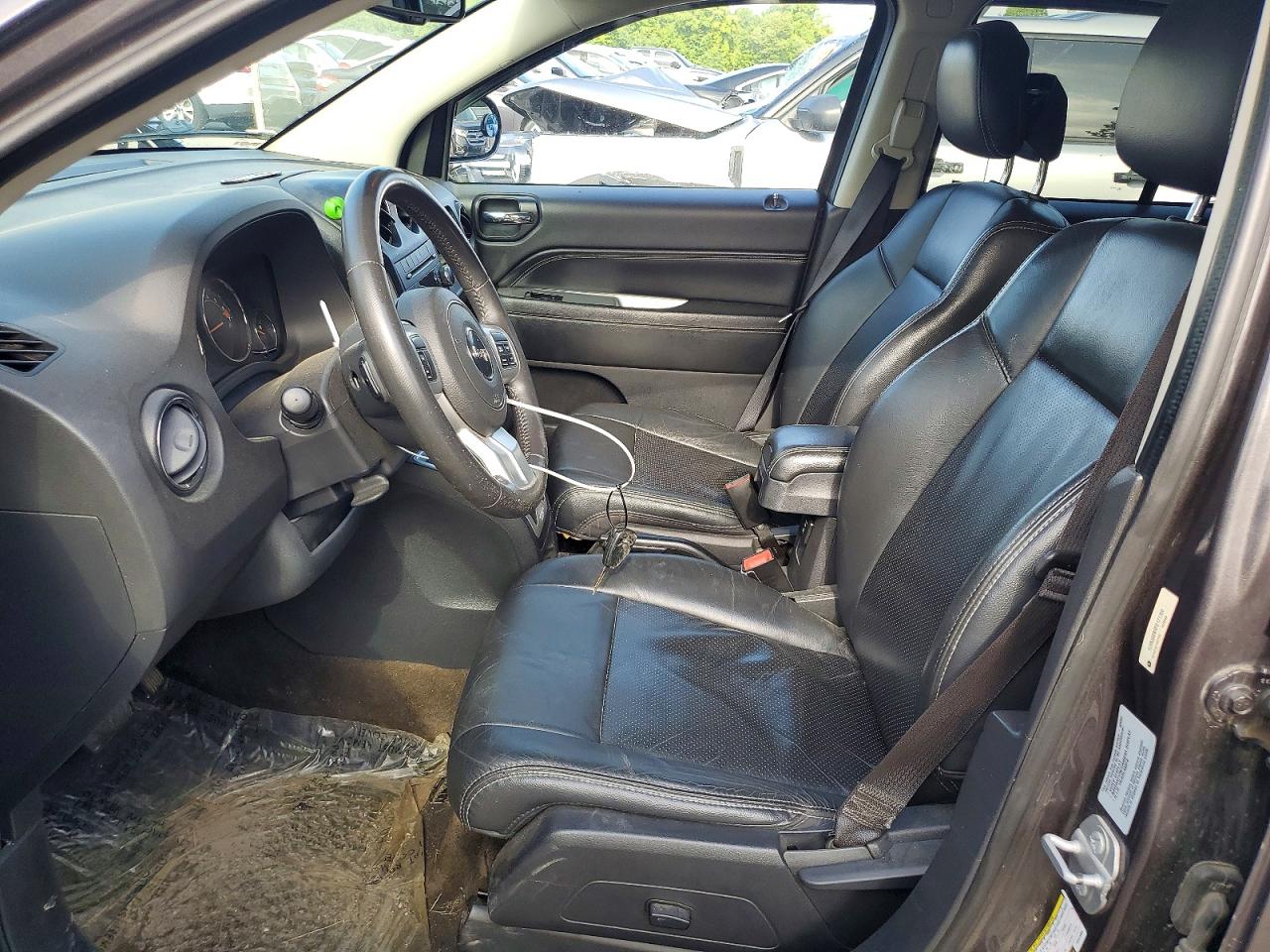 2015 Jeep Compass Latitude Угольный vin: 1C4NJDEB4FD121359