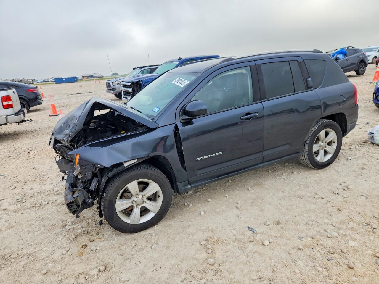 2015 Jeep Compass Latitude Gray vin: 1C4NJDEB4FD162591