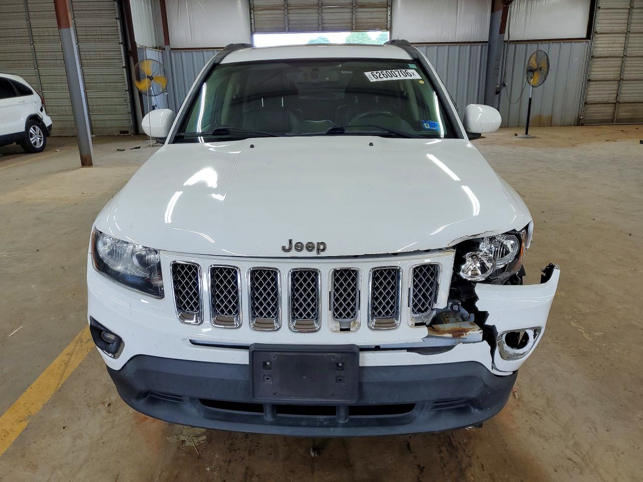 2015 Jeep Compass Latitude White vin: 1C4NJDEB4FD245017