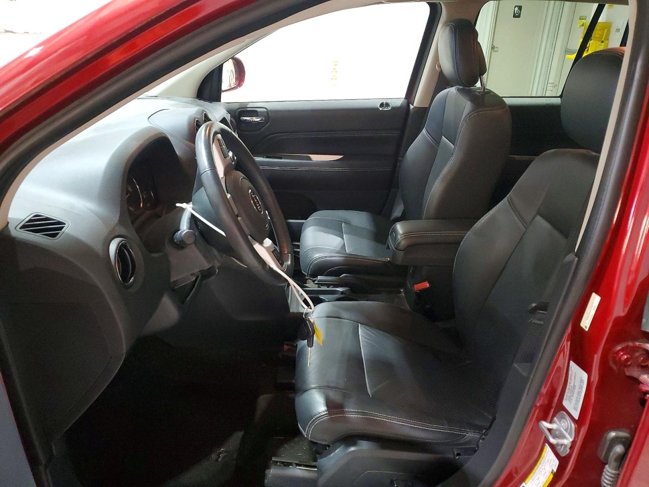 2015 Jeep Compass Latitude Красный vin: 1C4NJDEB4FD245177