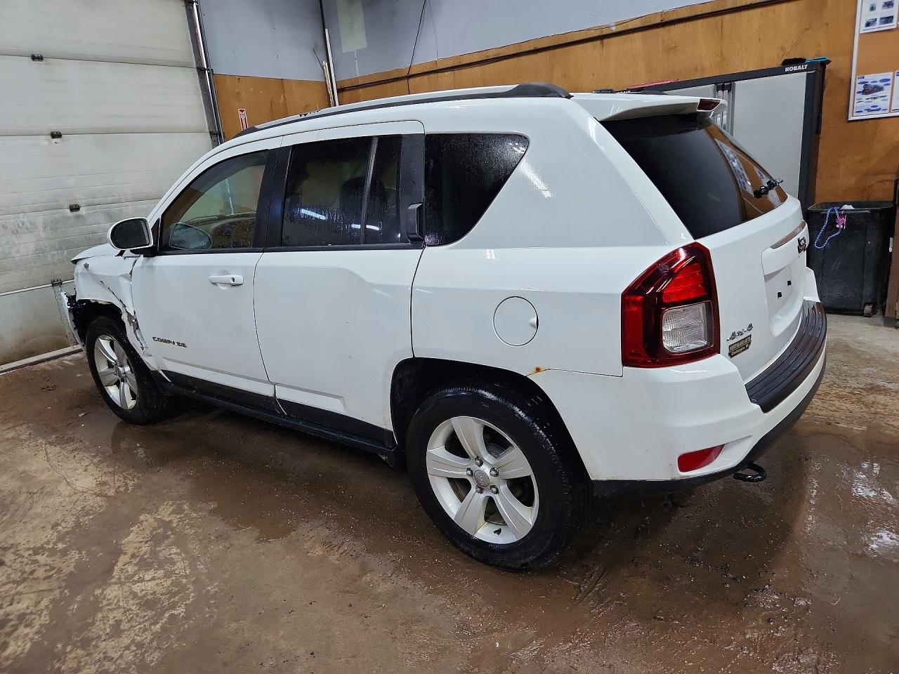 2015 Jeep Compass Latitude White vin: 1C4NJDEB4FD272167