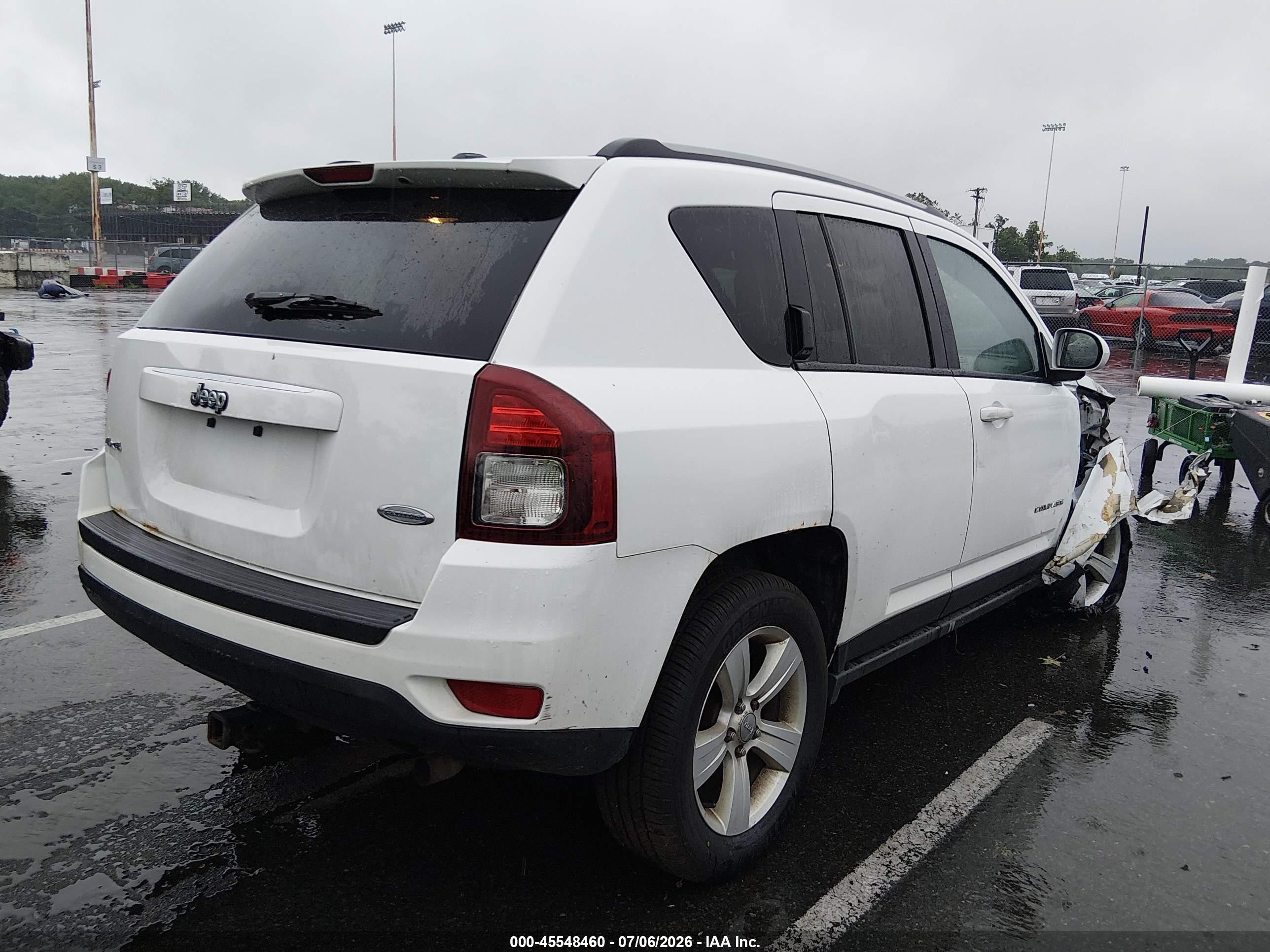 2015 Jeep Compass Latitude White vin: 1C4NJDEB4FD323635