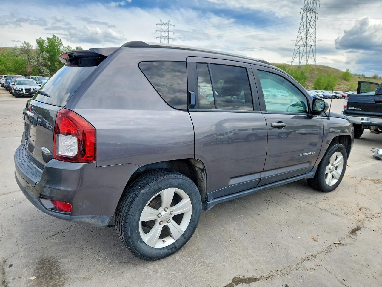 2015 Jeep Compass Latitude Серый vin: 1C4NJDEB4FD333081