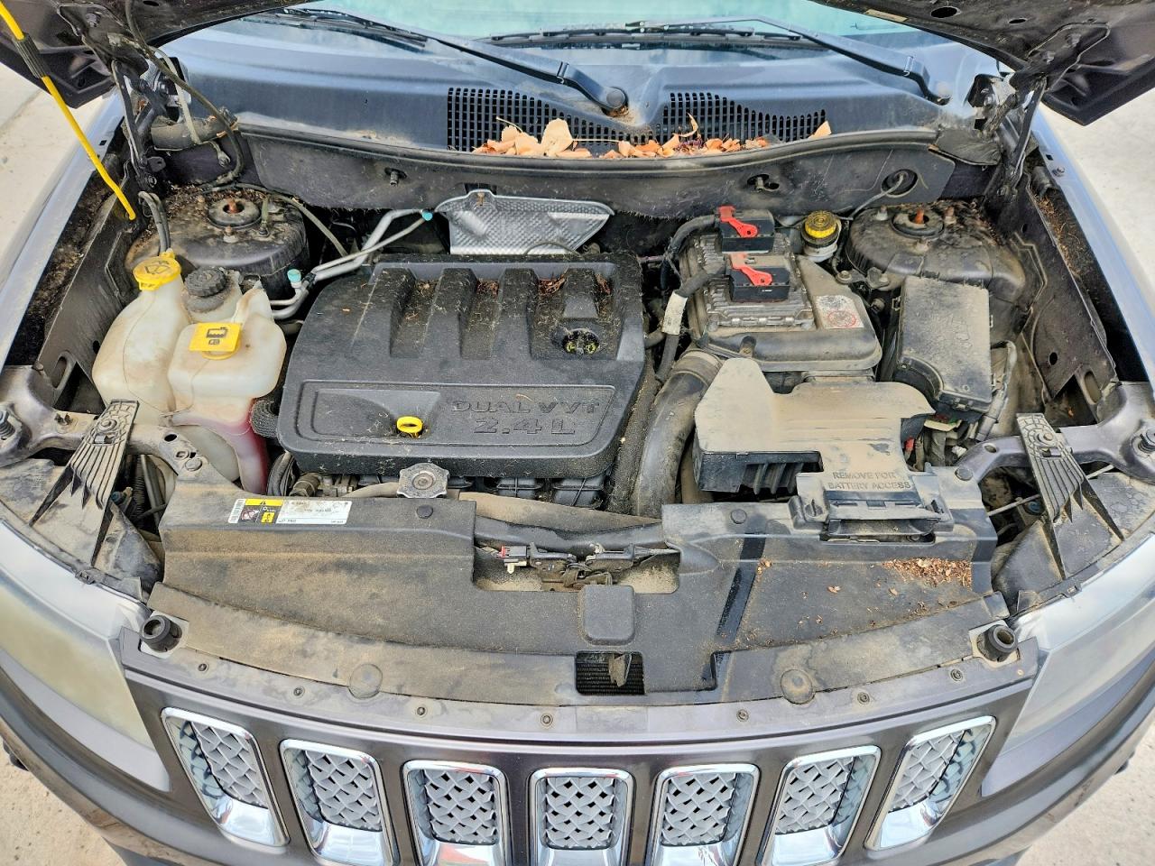 2015 Jeep Compass Latitude Серый vin: 1C4NJDEB4FD333081