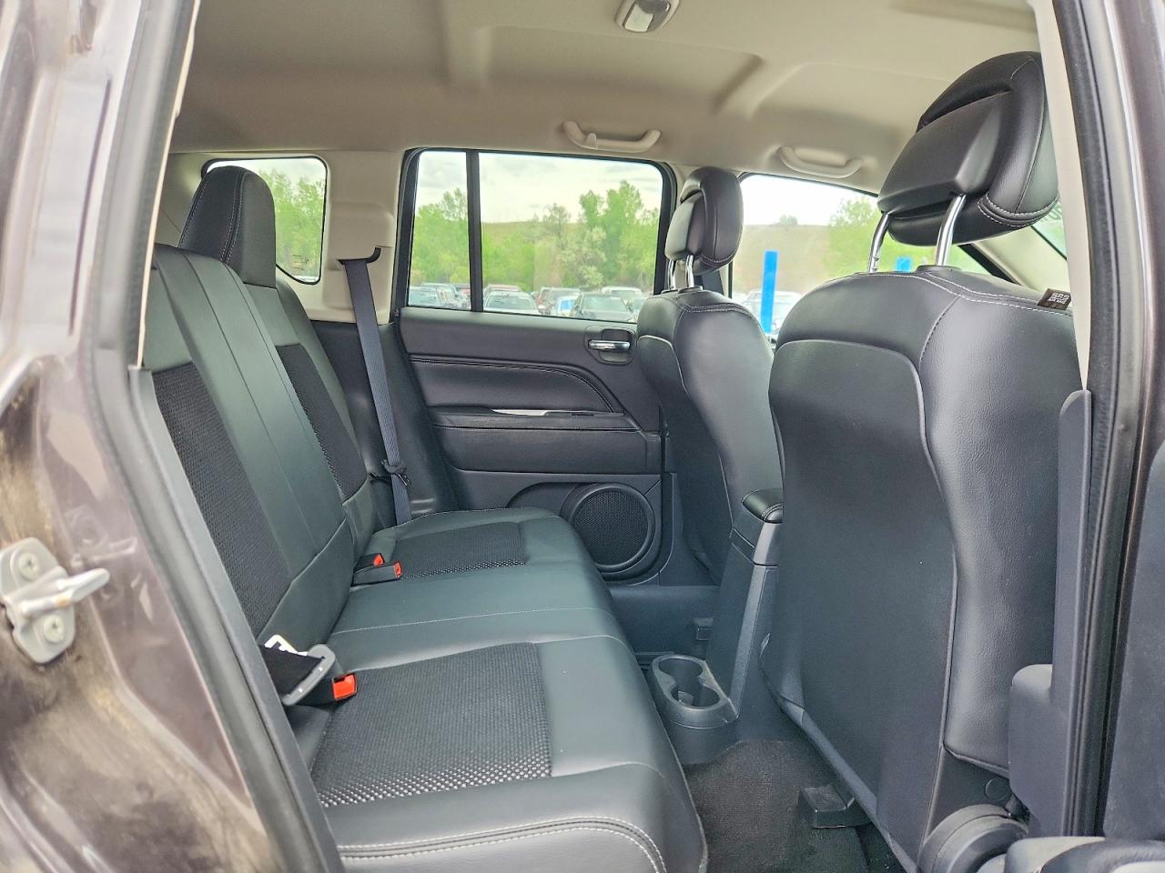2015 Jeep Compass Latitude Серый vin: 1C4NJDEB4FD333081