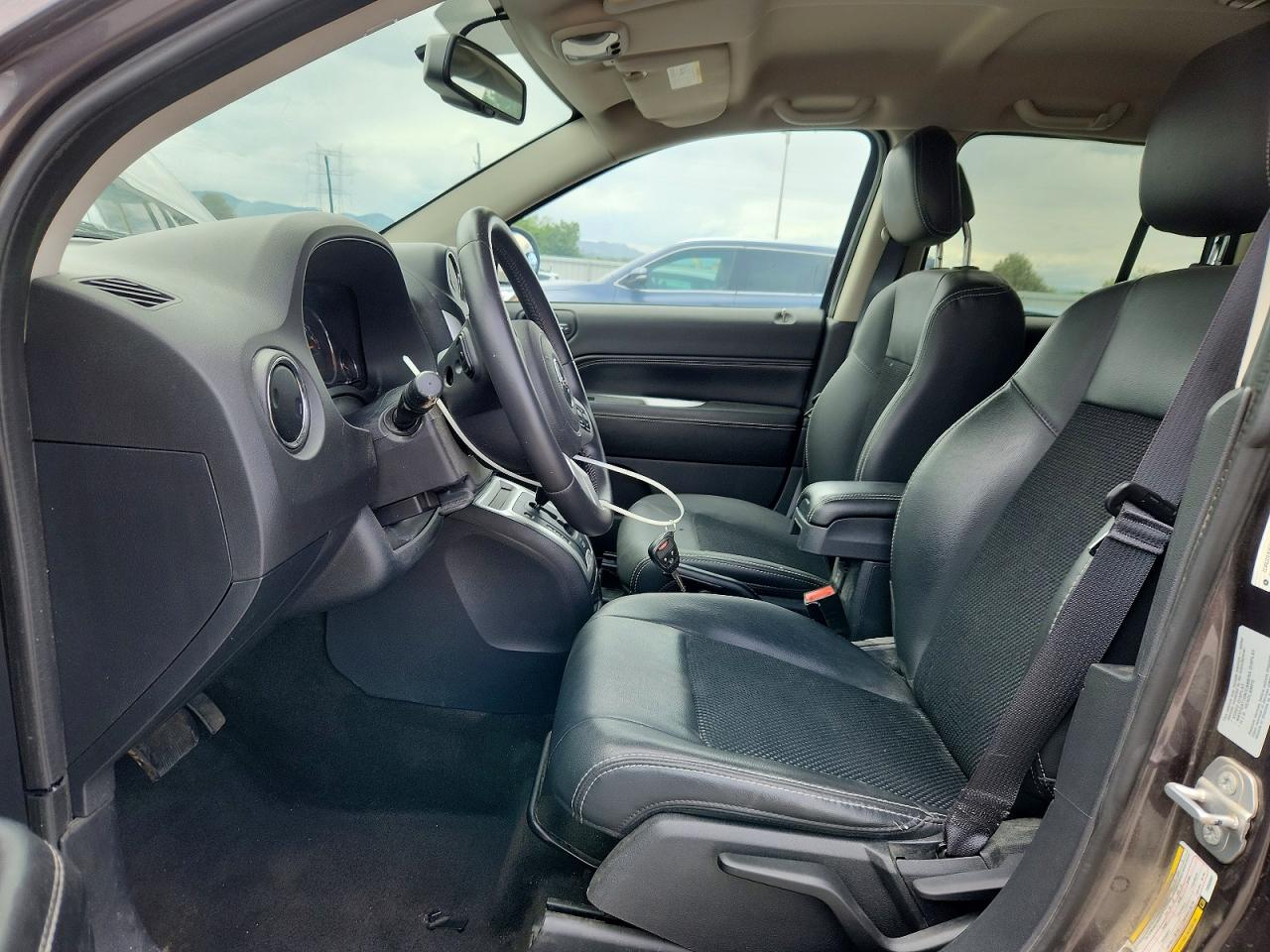 2015 Jeep Compass Latitude Серый vin: 1C4NJDEB4FD333081