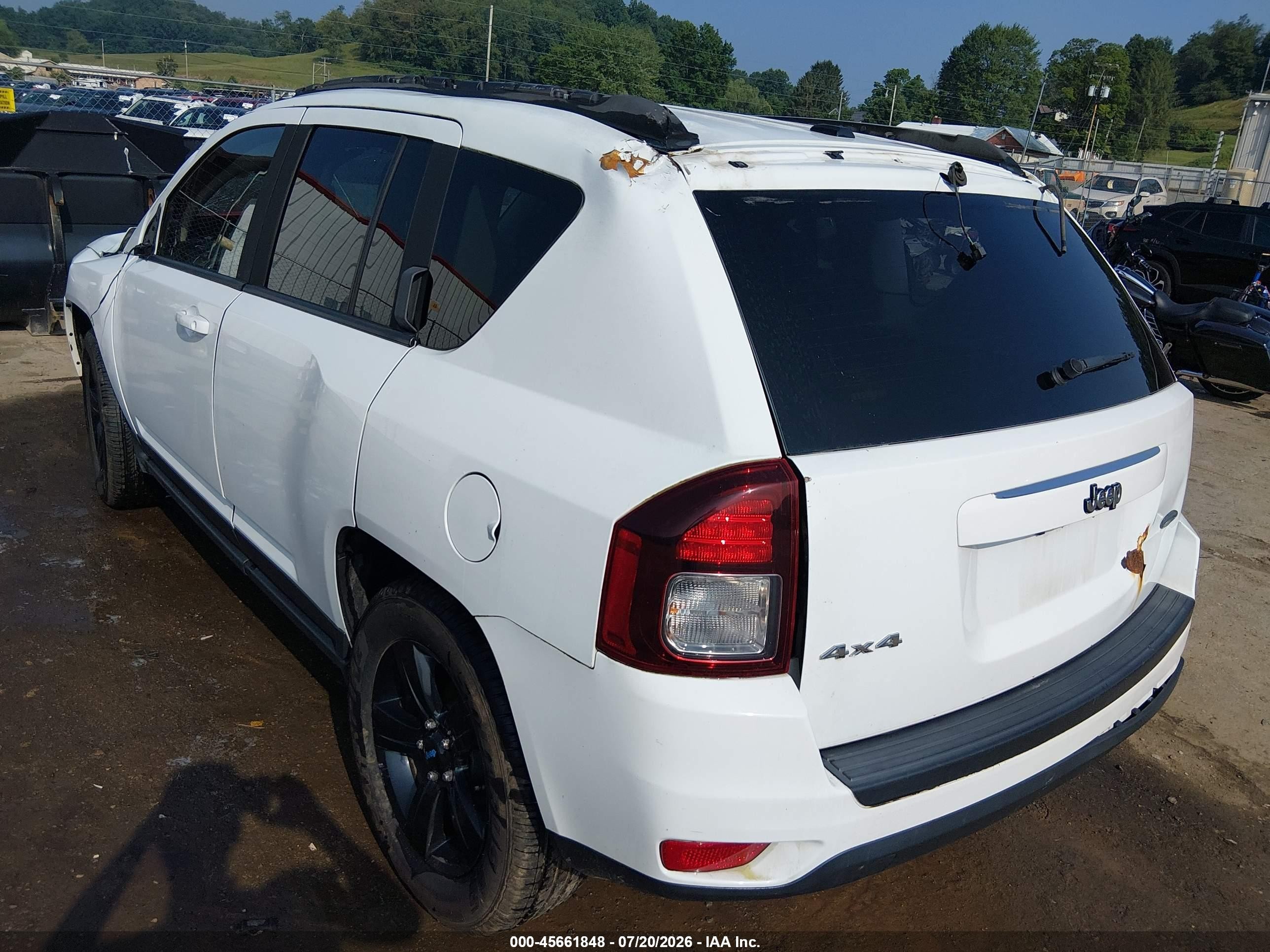 2015 Jeep Compass Latitude White vin: 1C4NJDEB4FD357171