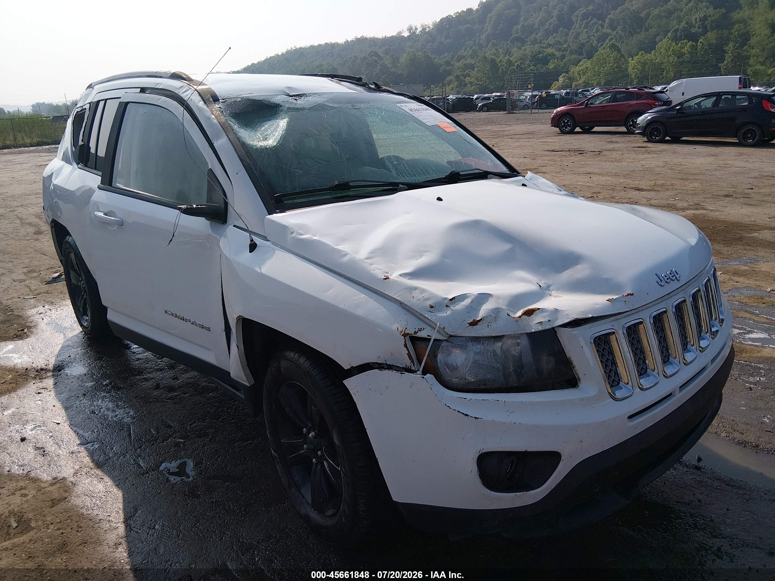 2015 Jeep Compass Latitude White vin: 1C4NJDEB4FD357171