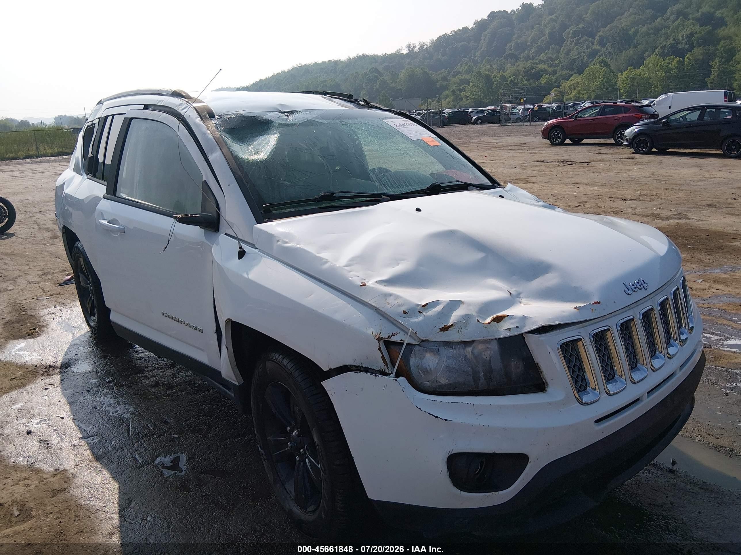 2015 Jeep Compass Latitude White vin: 1C4NJDEB4FD357171