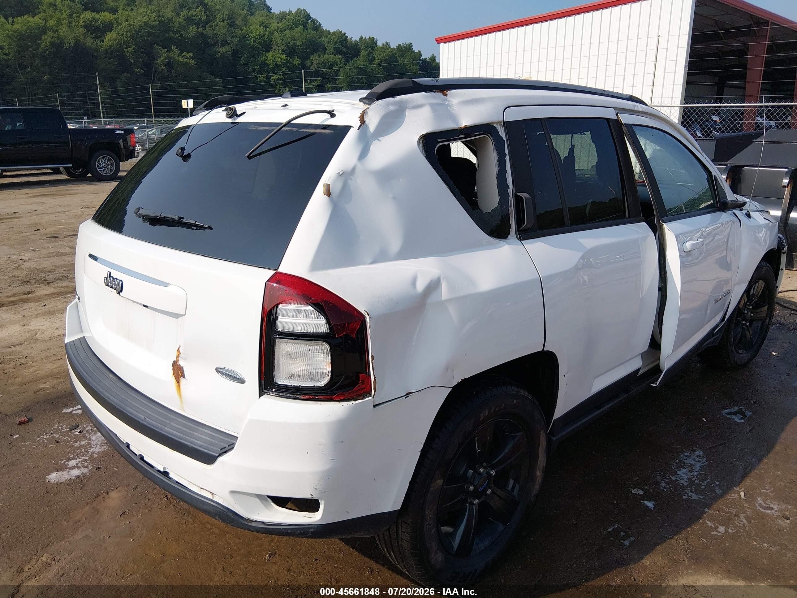 2015 Jeep Compass Latitude White vin: 1C4NJDEB4FD357171