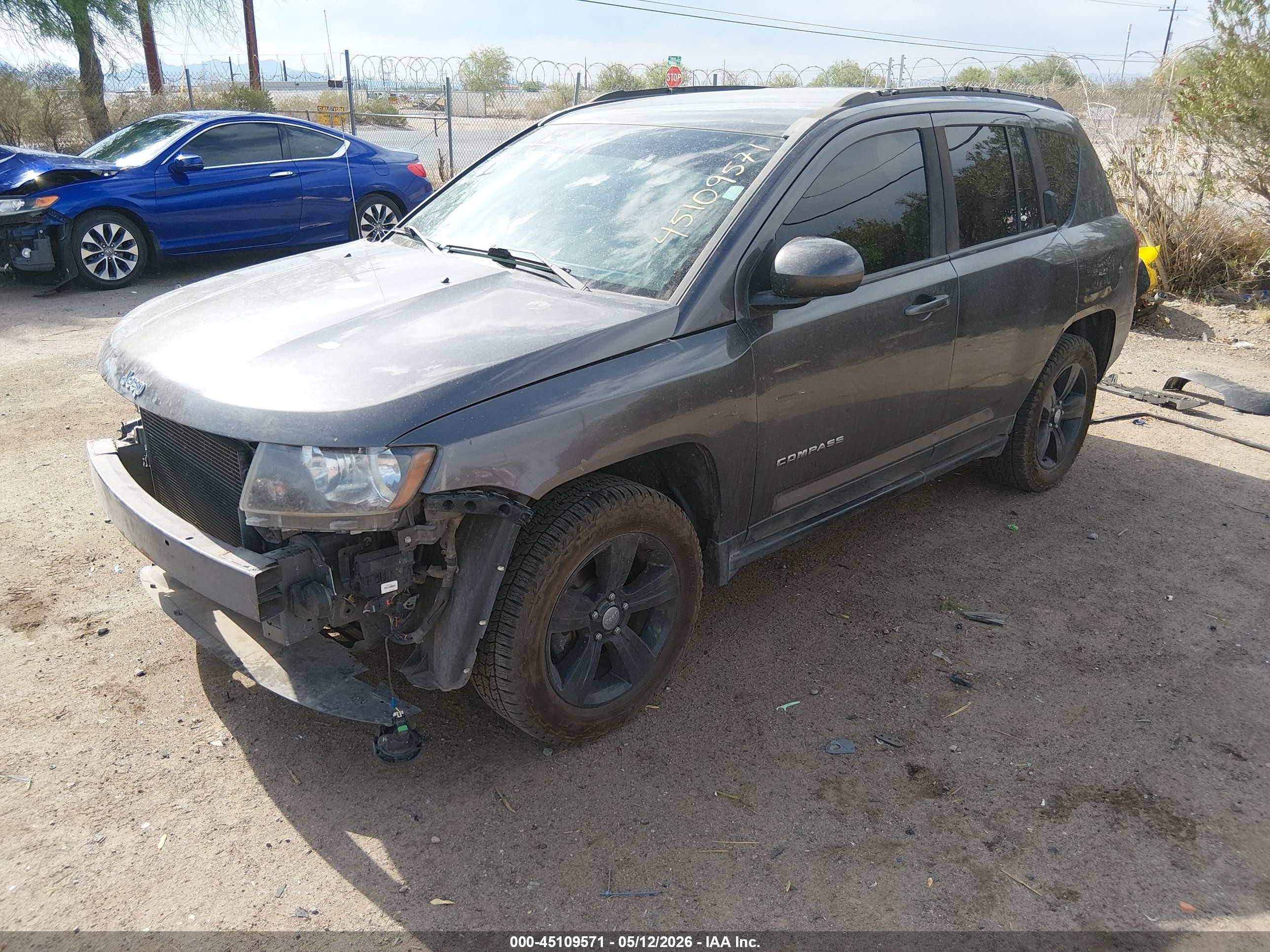 2016 Jeep Compass Latitude Gray vin: 1C4NJDEB4GD585771