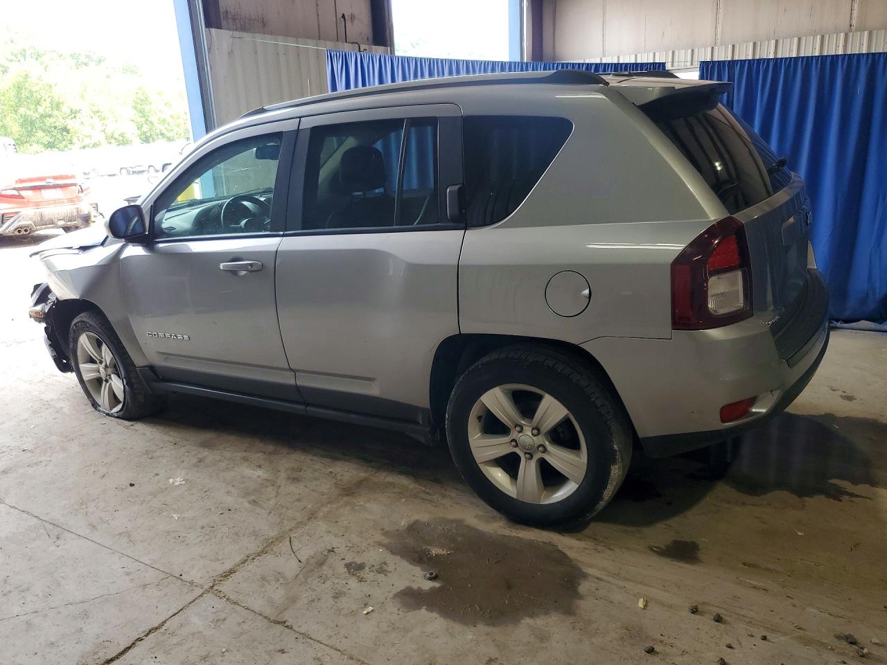 2017 Jeep Compass Latitude Silver vin: 1C4NJDEB4HD107836