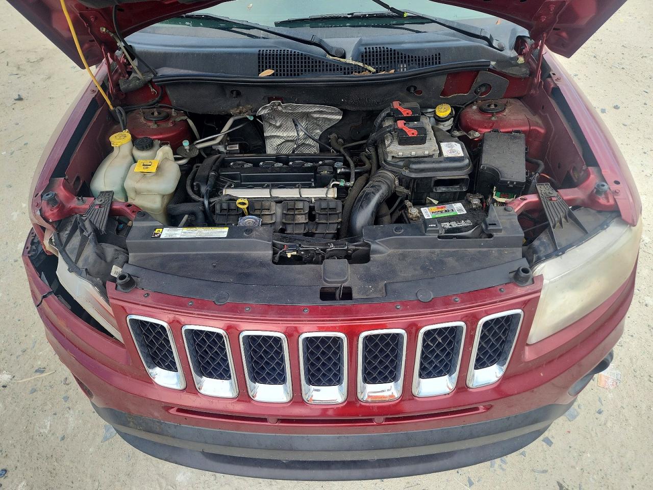 2012 Jeep Compass Latitude Red vin: 1C4NJDEB5CD525153