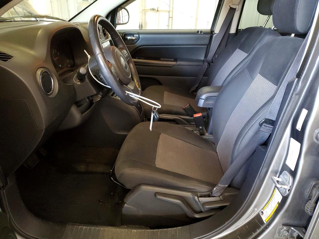 2013 Jeep Compass Latitude Gray vin: 1C4NJDEB5DD190316