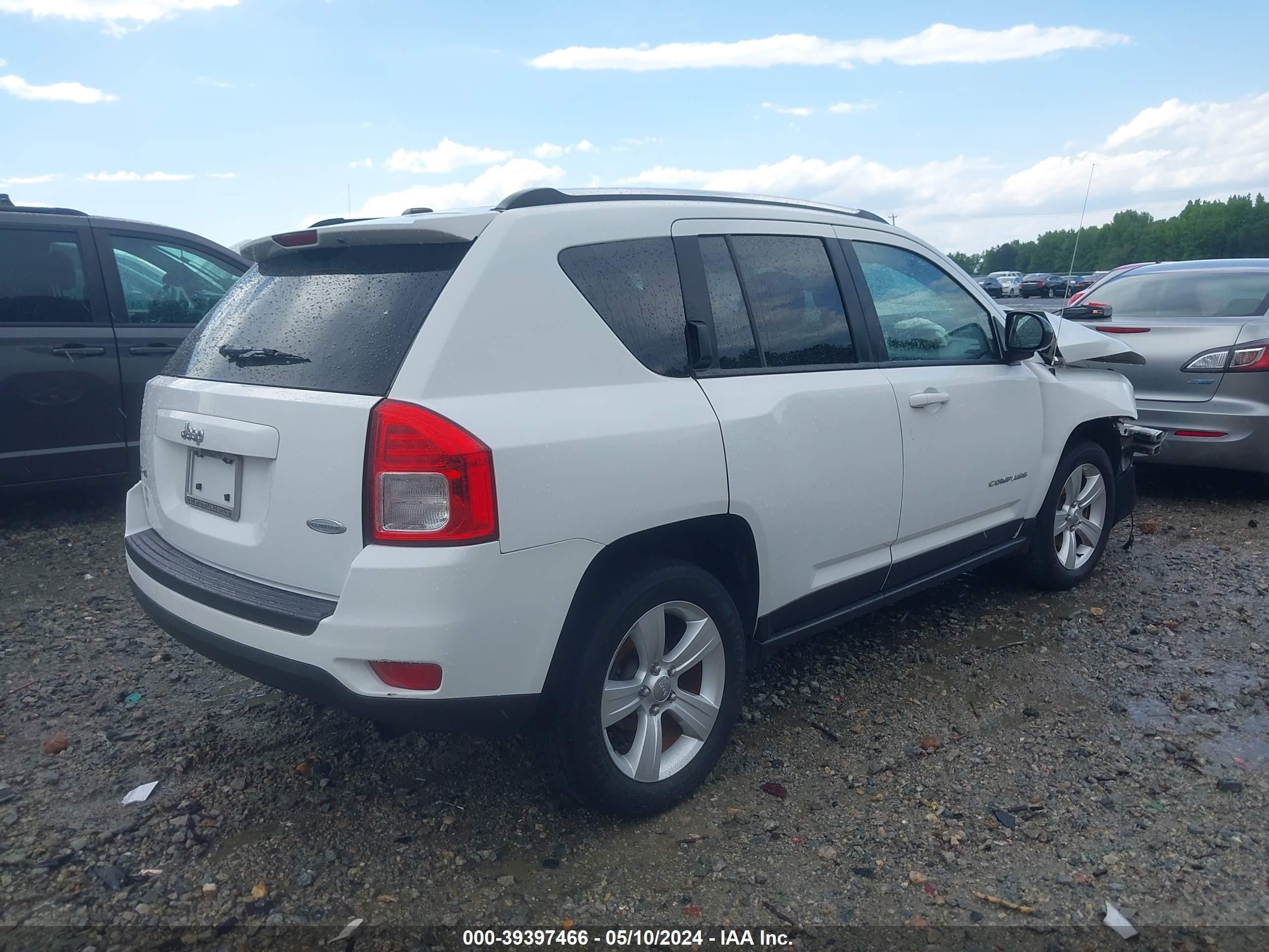 2013 Jeep Compass Latitude Белый vin: 1C4NJDEB5DD190350