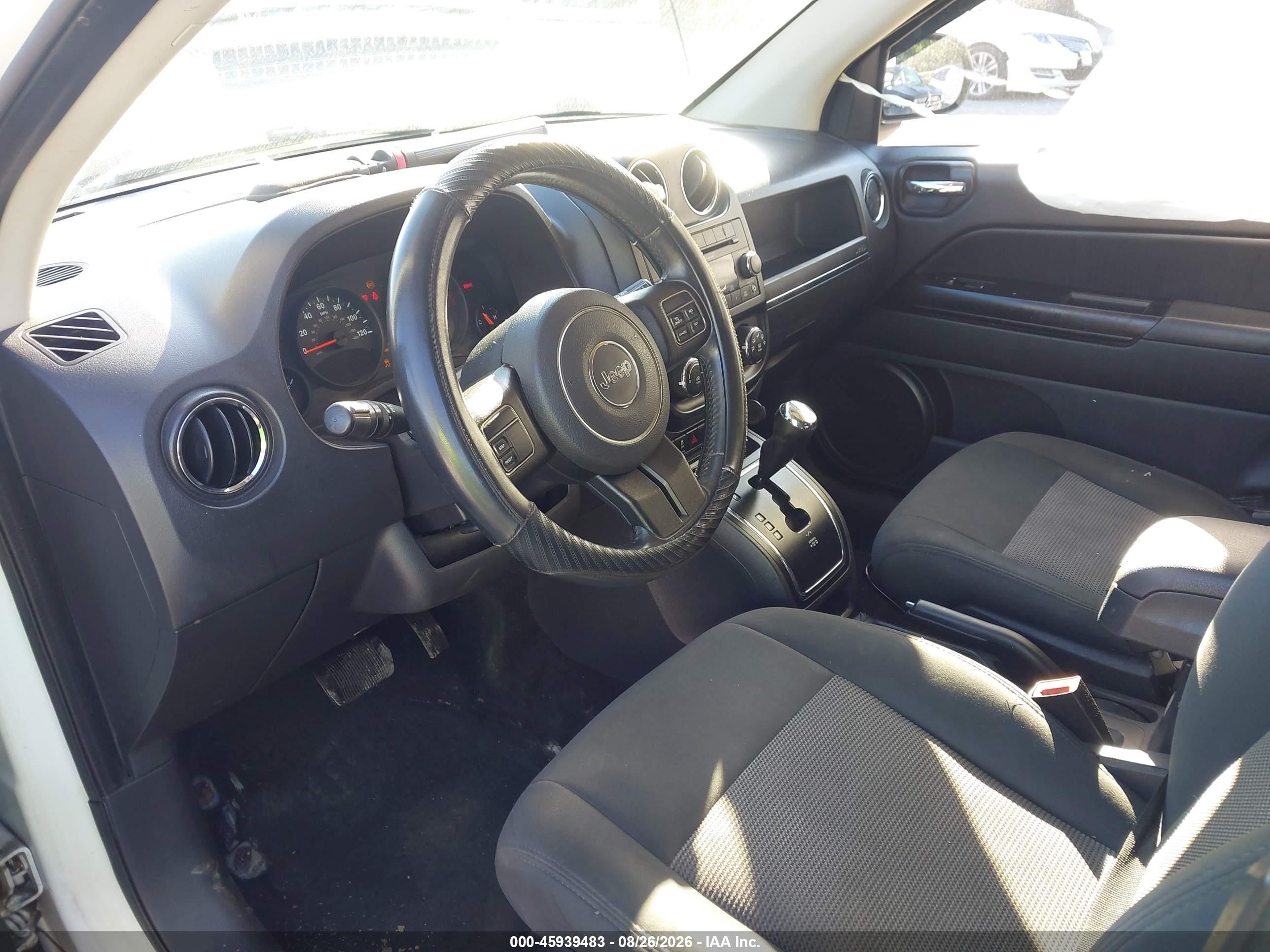 2013 Jeep Compass Latitude White vin: 1C4NJDEB5DD207812