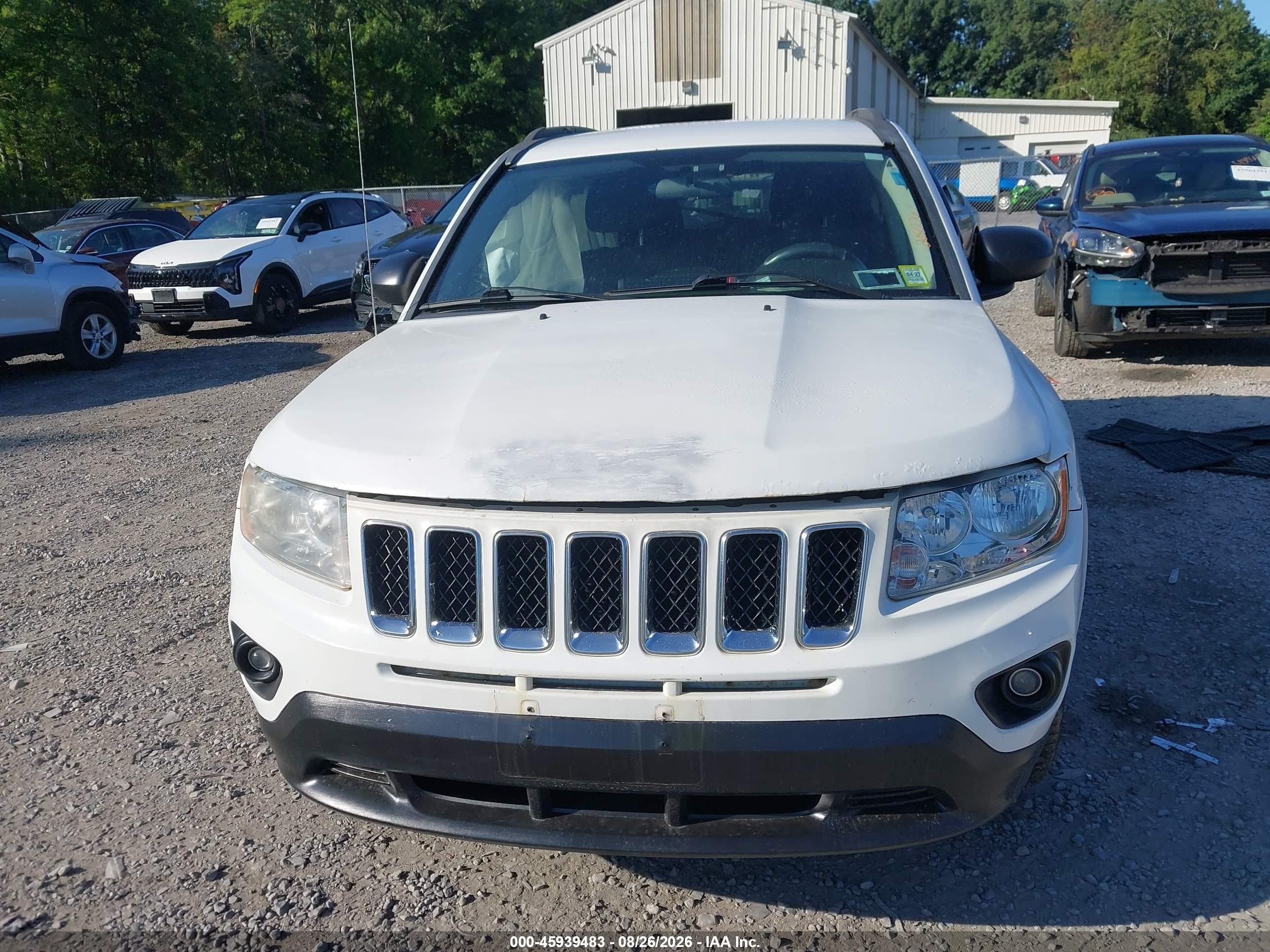 2013 Jeep Compass Latitude White vin: 1C4NJDEB5DD207812