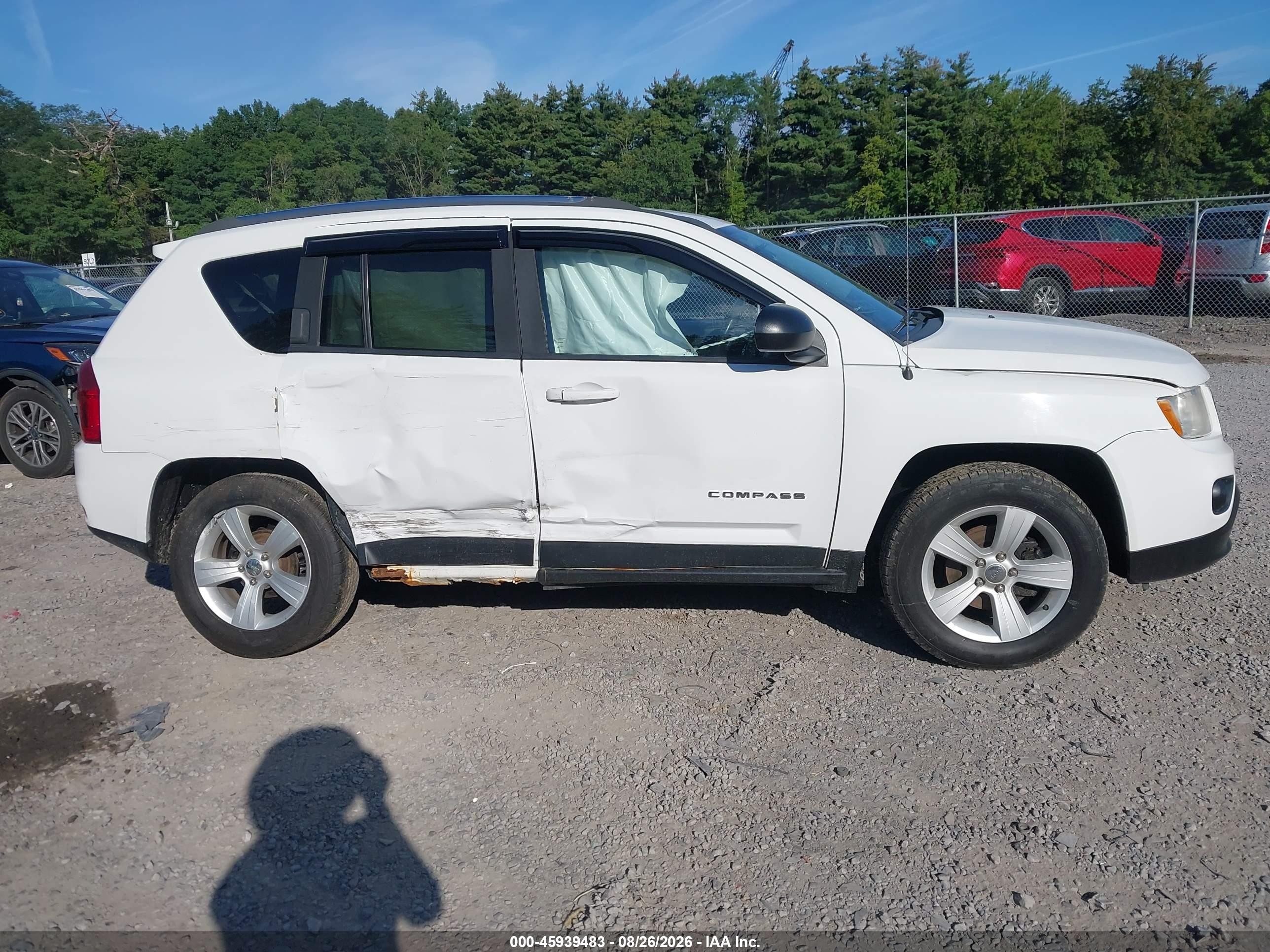 2013 Jeep Compass Latitude White vin: 1C4NJDEB5DD207812