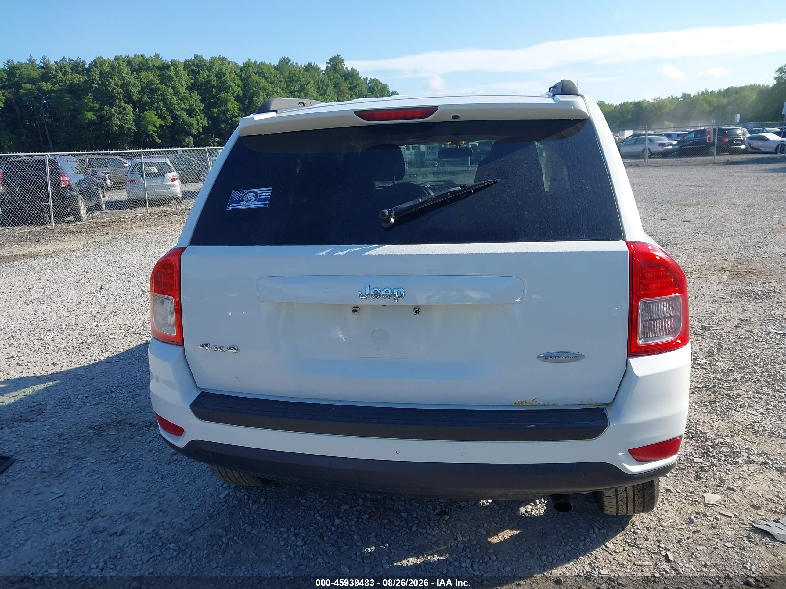 2013 Jeep Compass Latitude White vin: 1C4NJDEB5DD207812