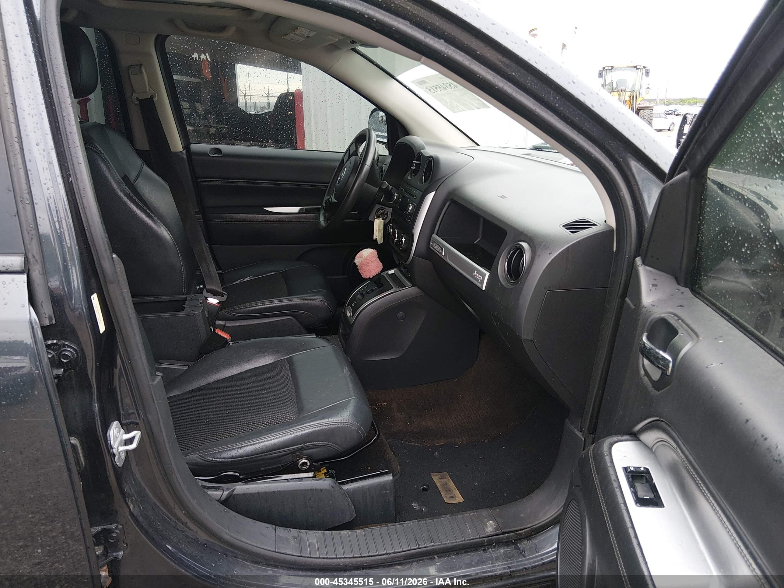 2014 Jeep Compass Latitude Gray vin: 1C4NJDEB5ED673693
