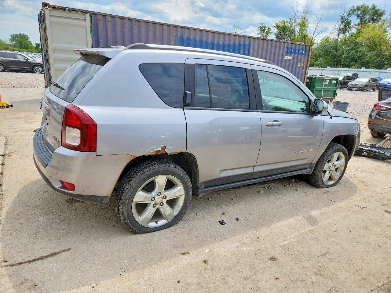 2014 Jeep Compass Latitude Silver vin: 1C4NJDEB5ED762213