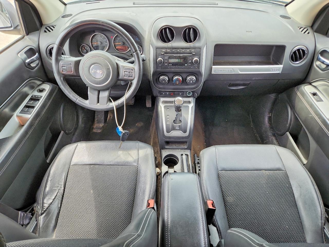 2014 Jeep Compass Latitude Silver vin: 1C4NJDEB5ED762213