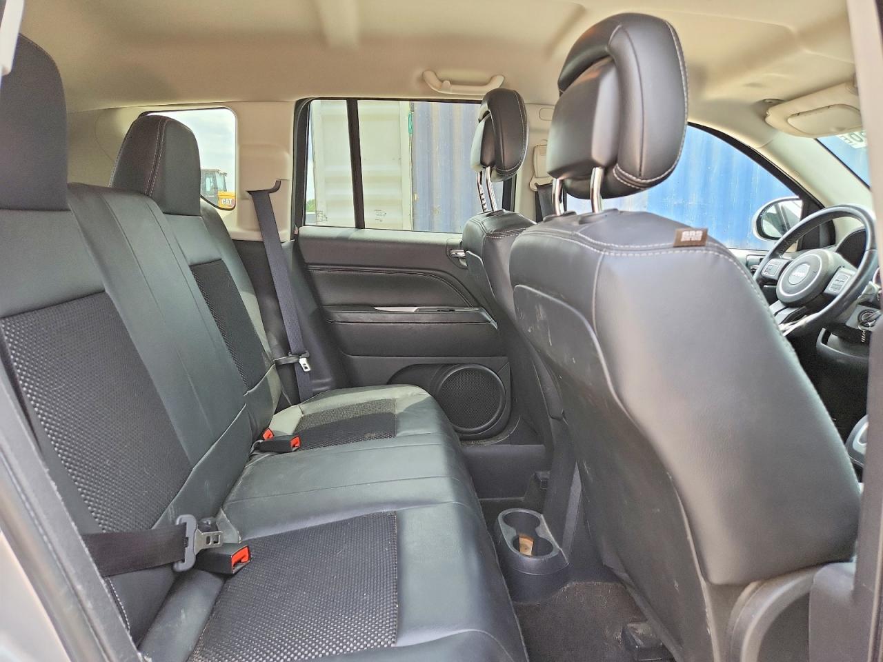 2014 Jeep Compass Latitude Silver vin: 1C4NJDEB5ED762213
