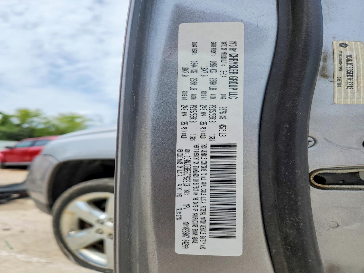 2014 Jeep Compass Latitude Silver vin: 1C4NJDEB5ED762213