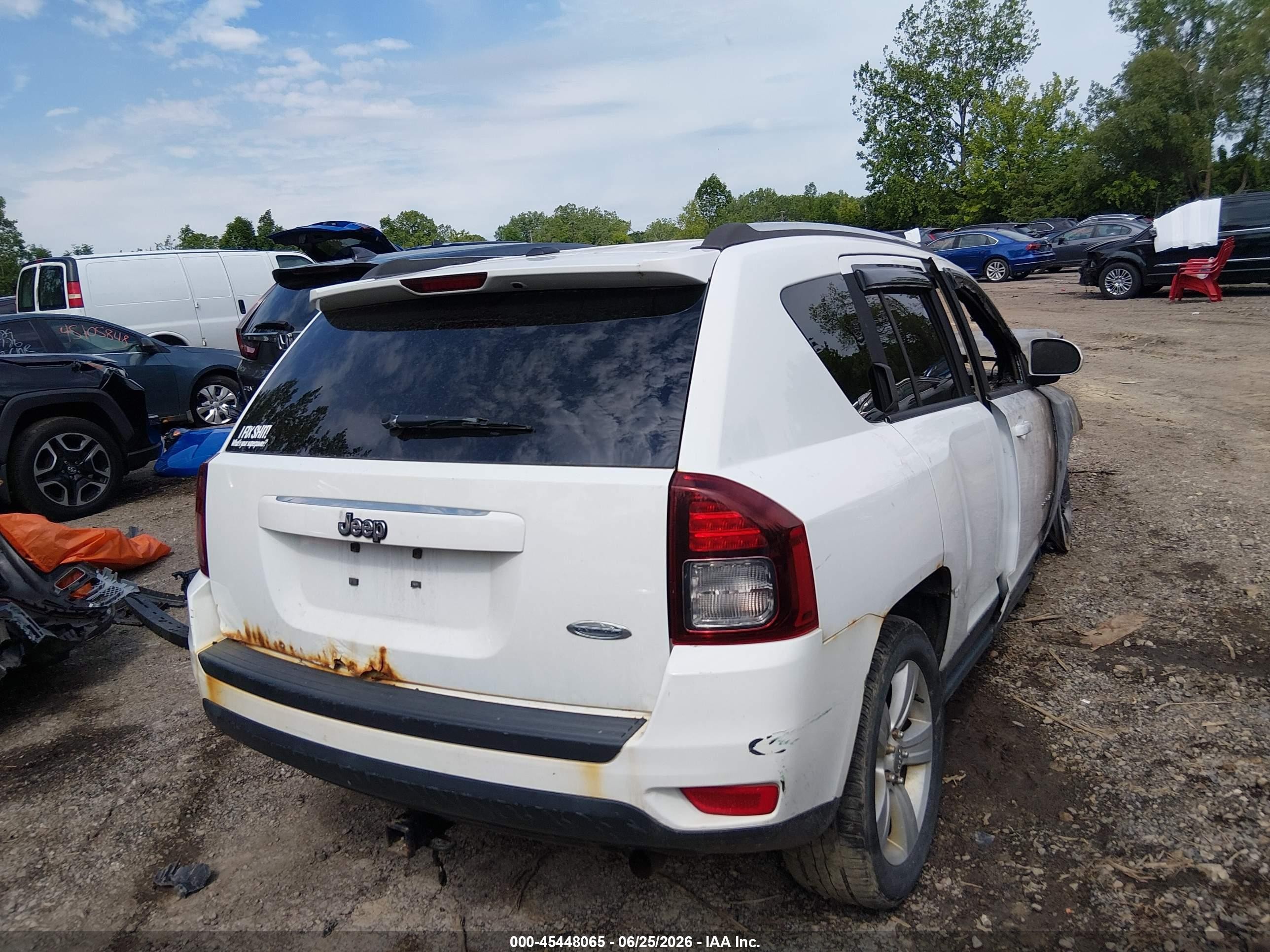 2014 Jeep Compass Latitude White vin: 1C4NJDEB5ED884764