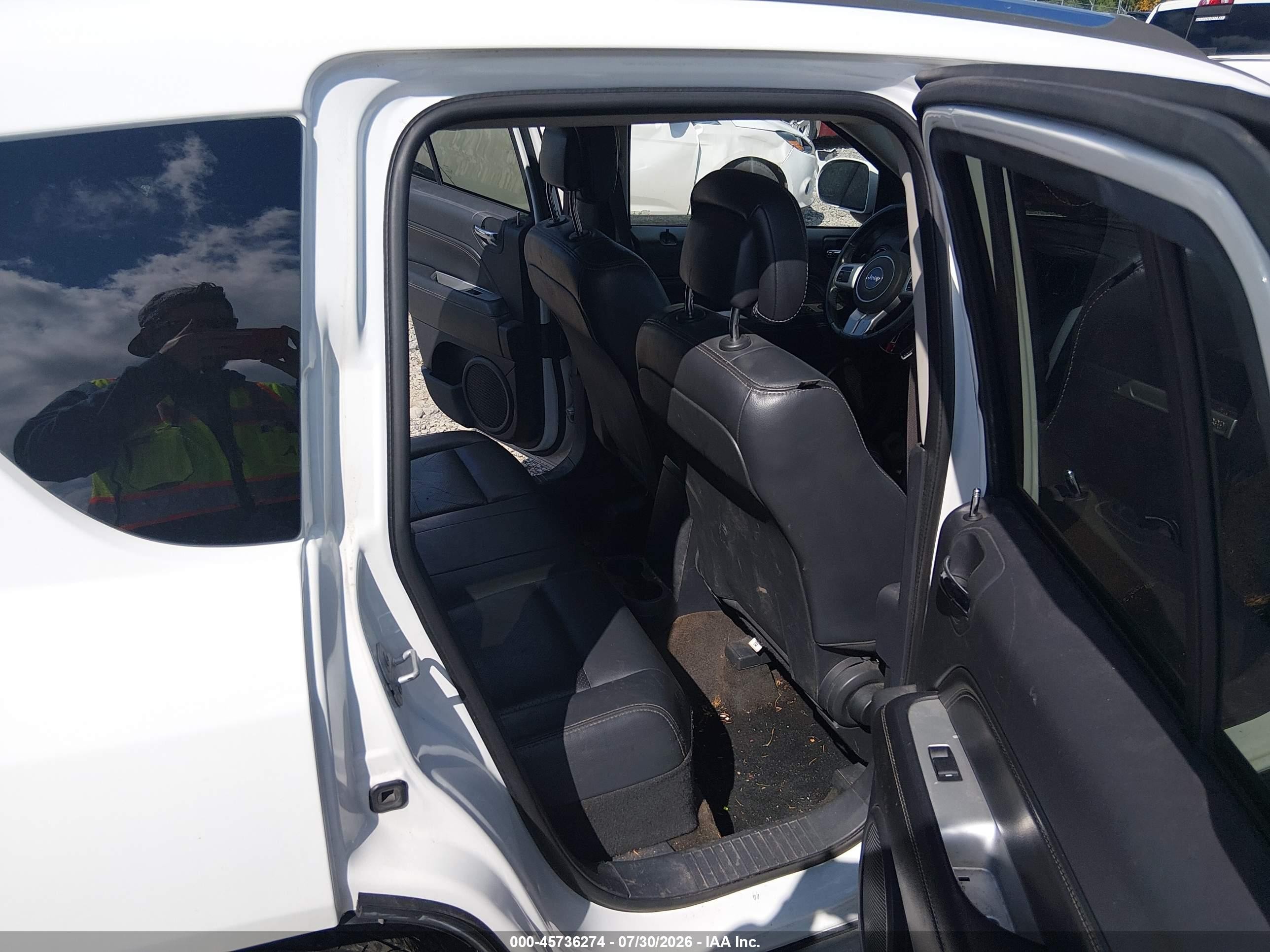 2015 Jeep Compass High Altitude Edition White vin: 1C4NJDEB5FD168772