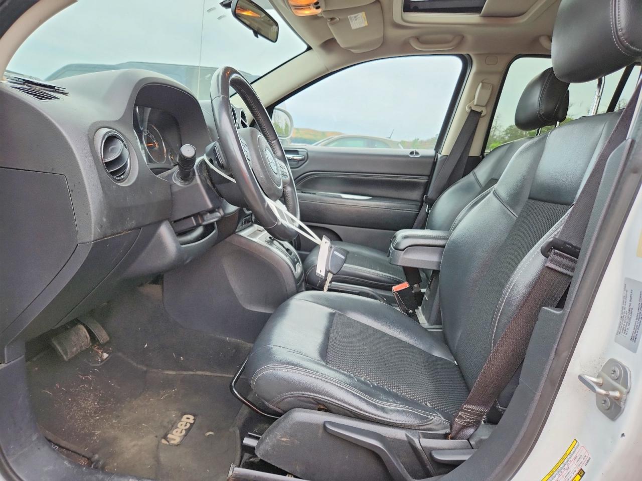 2015 Jeep Compass Latitude White vin: 1C4NJDEB5FD189492