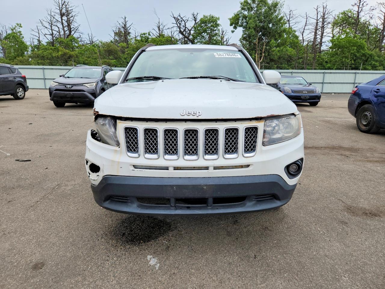 2015 Jeep Compass Latitude White vin: 1C4NJDEB5FD189492