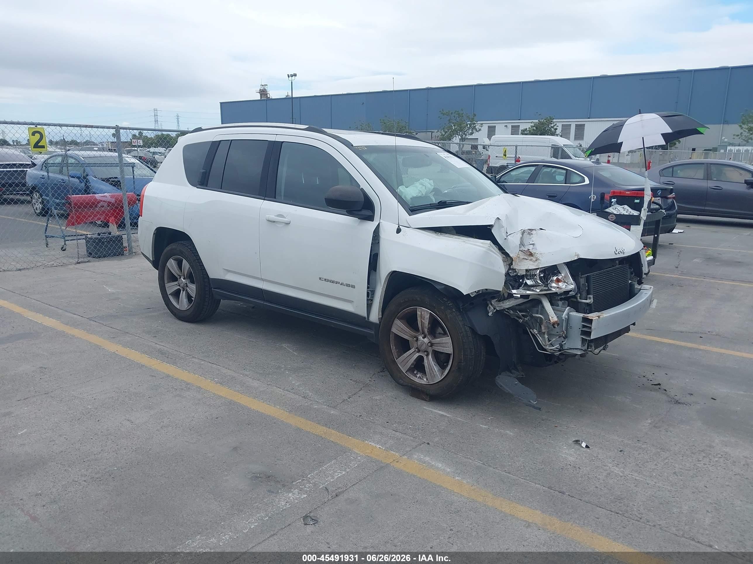 2013 Jeep Compass Latitude White vin: 1C4NJDEB6DD192396