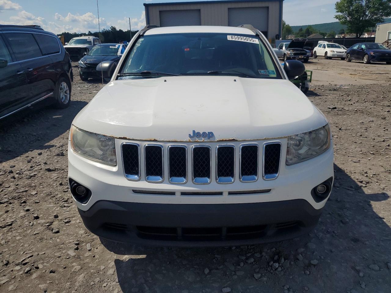 2013 Jeep Compass Latitude White vin: 1C4NJDEB6DD196481