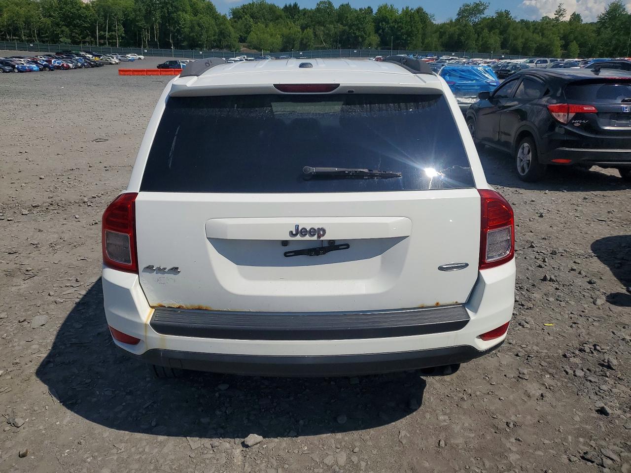 2013 Jeep Compass Latitude White vin: 1C4NJDEB6DD196481